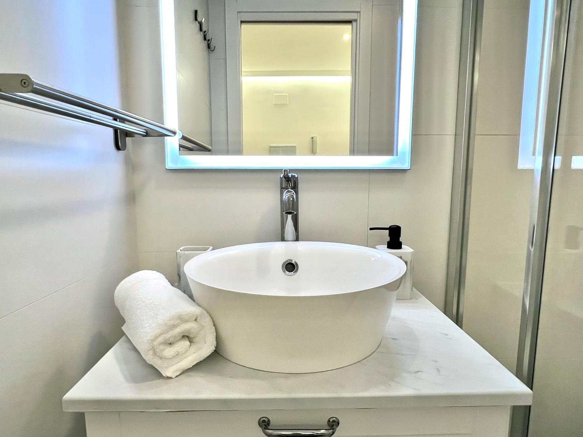 Apartment In The Heart Of Madrid-Piso En Malasana מראה חיצוני תמונה